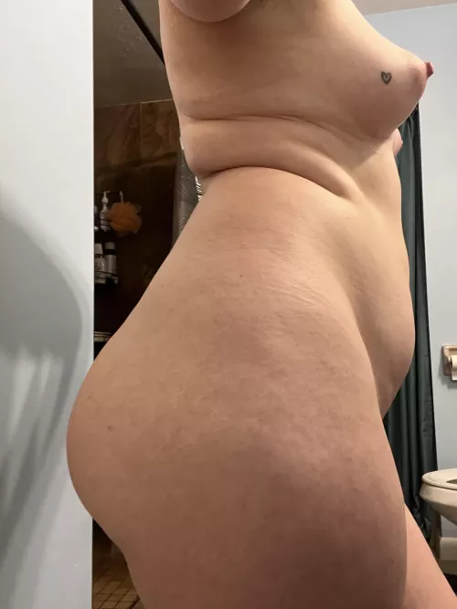 Perky tits and cheeks by swallowpeaches