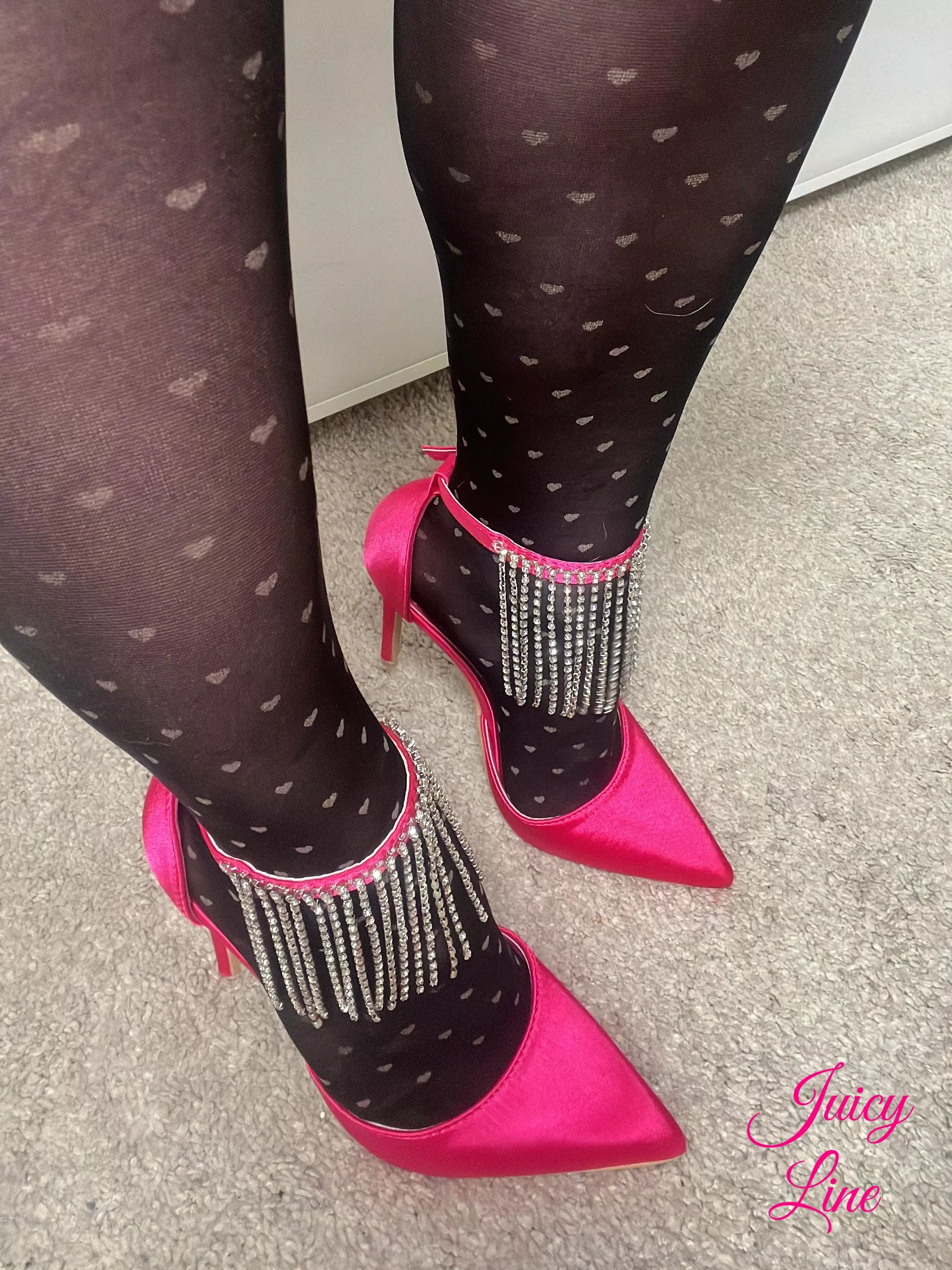 Pink besties … OC posted by juicyline