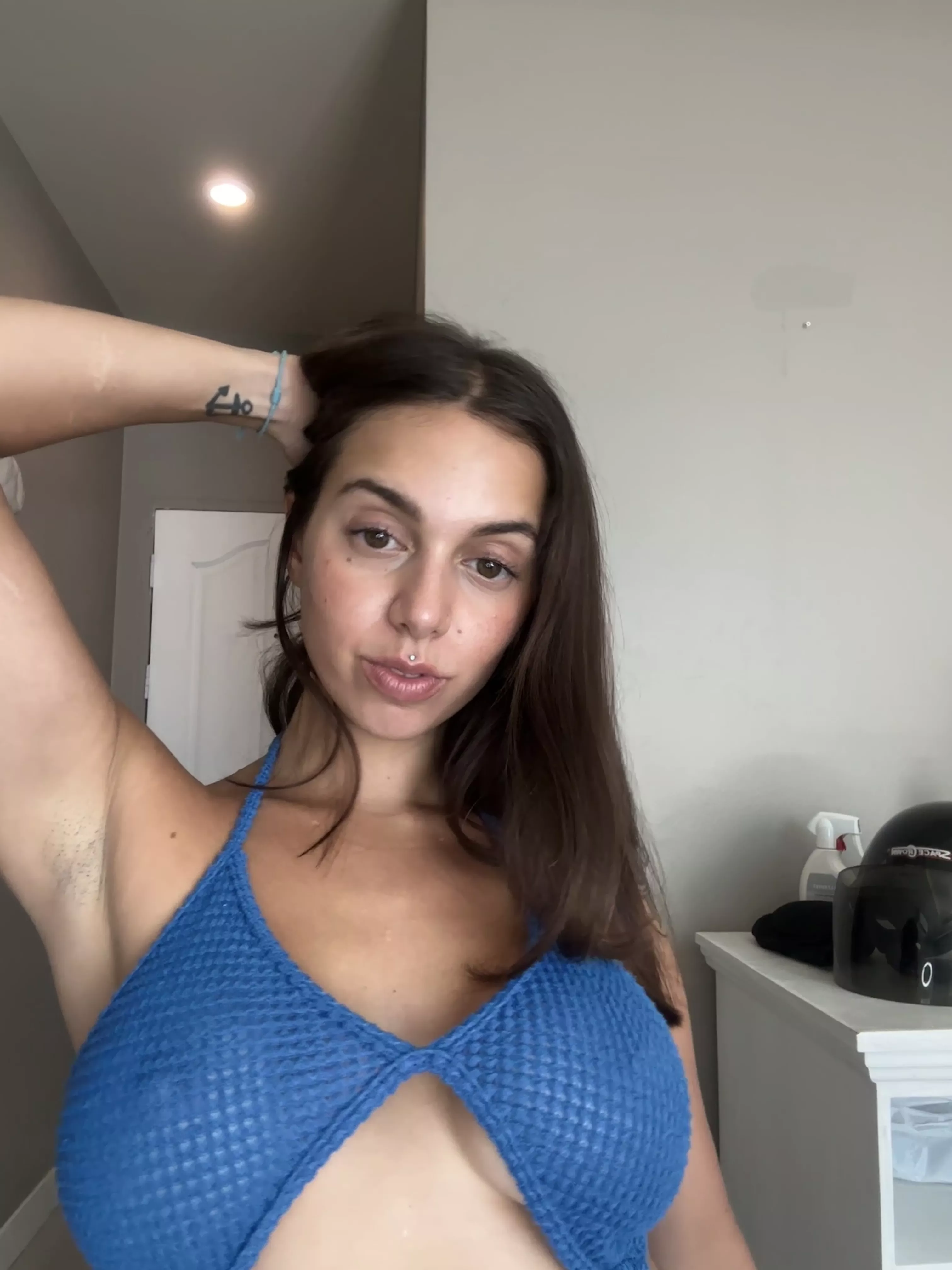Pre-beach armpits, do you want to see the after beach? posted by Scorpioyogagirl