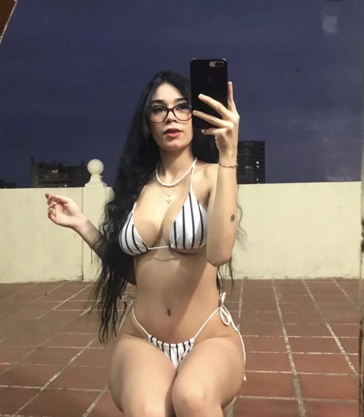 Pretty Venezuelan posted by AstuteWarlock22
