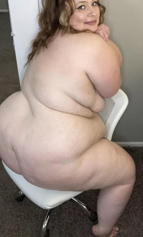 Remove the chair! by Queenkaatt