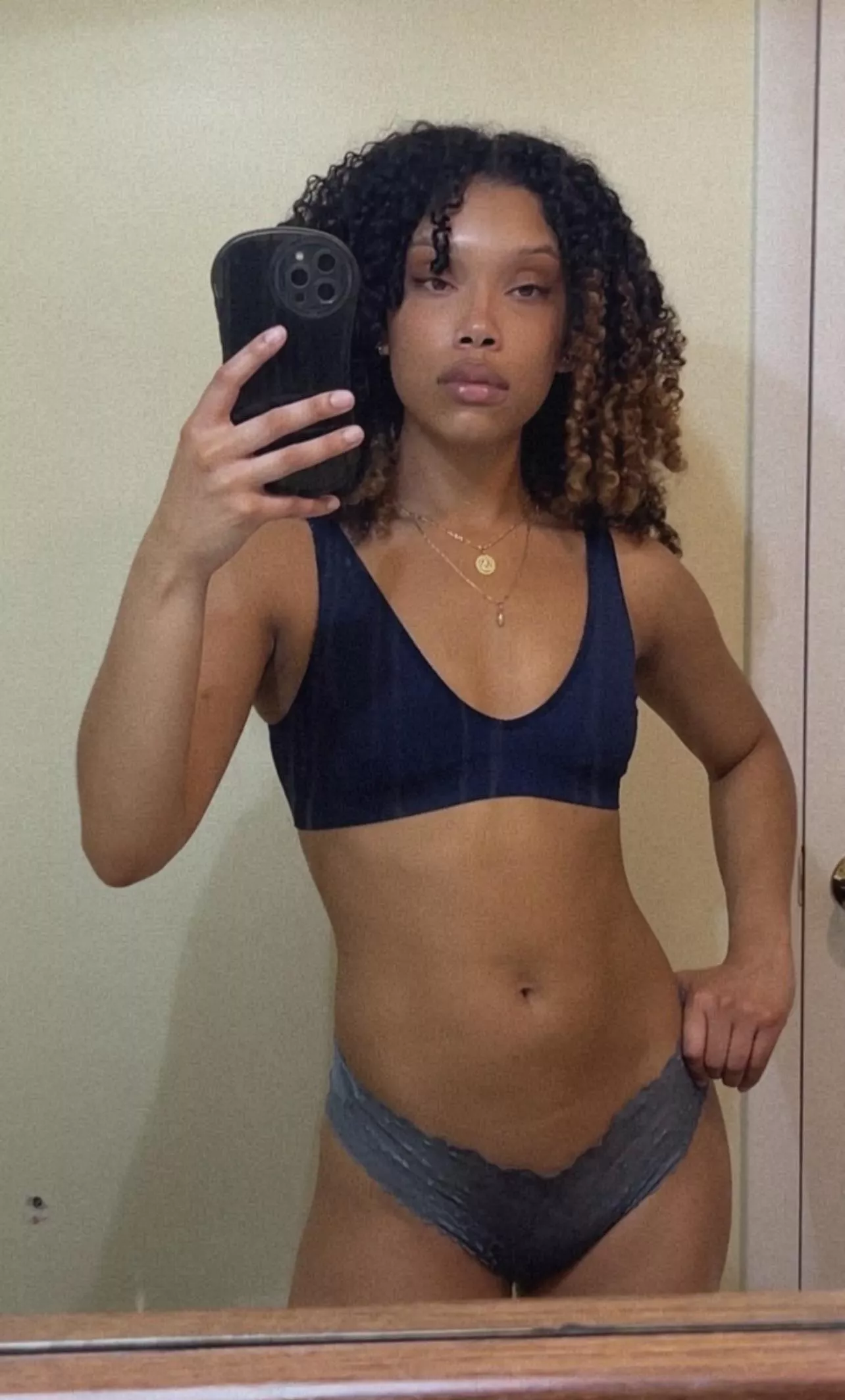 [selling] horny tonight, who wanna play 👅 posted by Brownybae