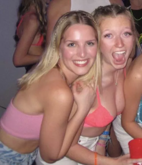 She almost slipped out by SchemeNo88