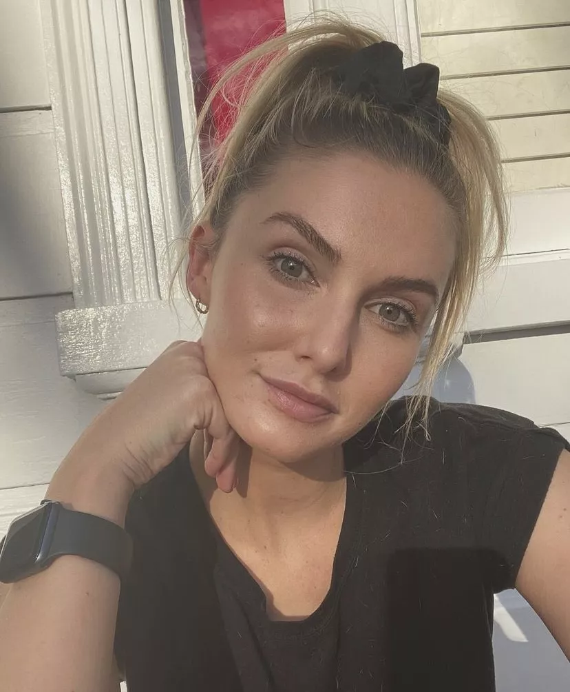 Siobhan posted by ThisActuator3213