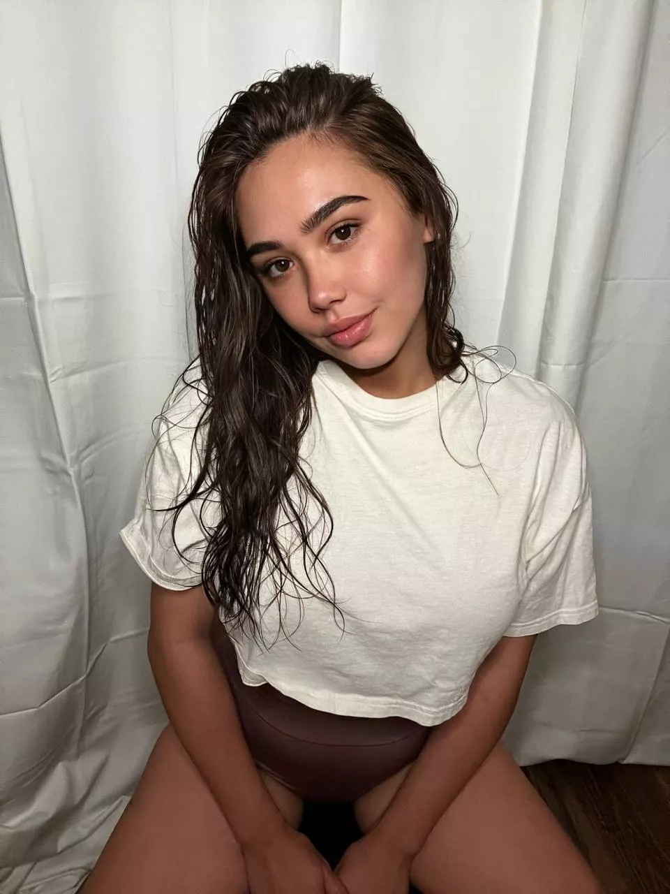 some fresh from bath Filipina brunette for you daddy 😘 posted by sSsexylillexyy