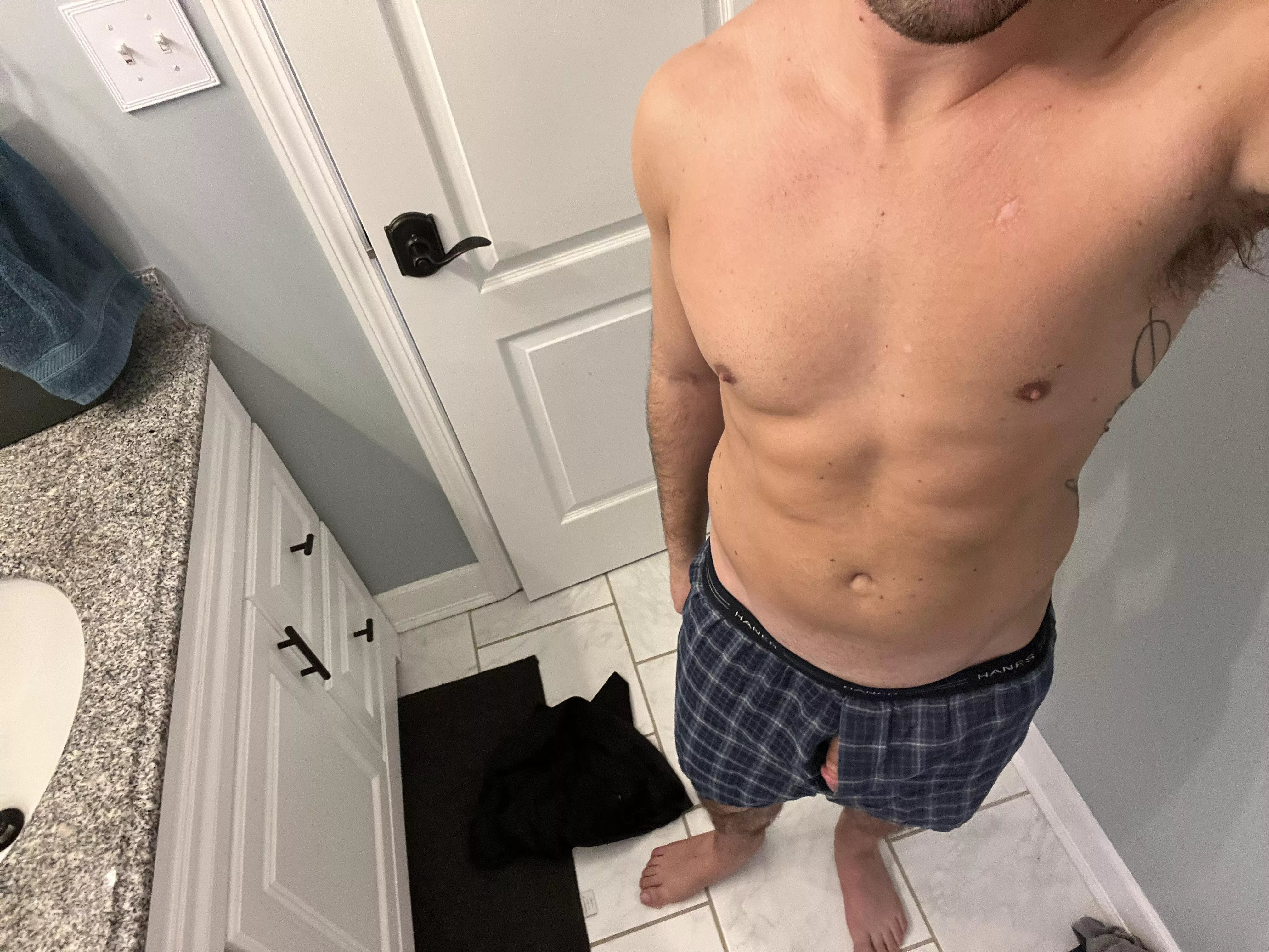 Su[m]mer is cummin….😎 posted by Fit_Advertising8975