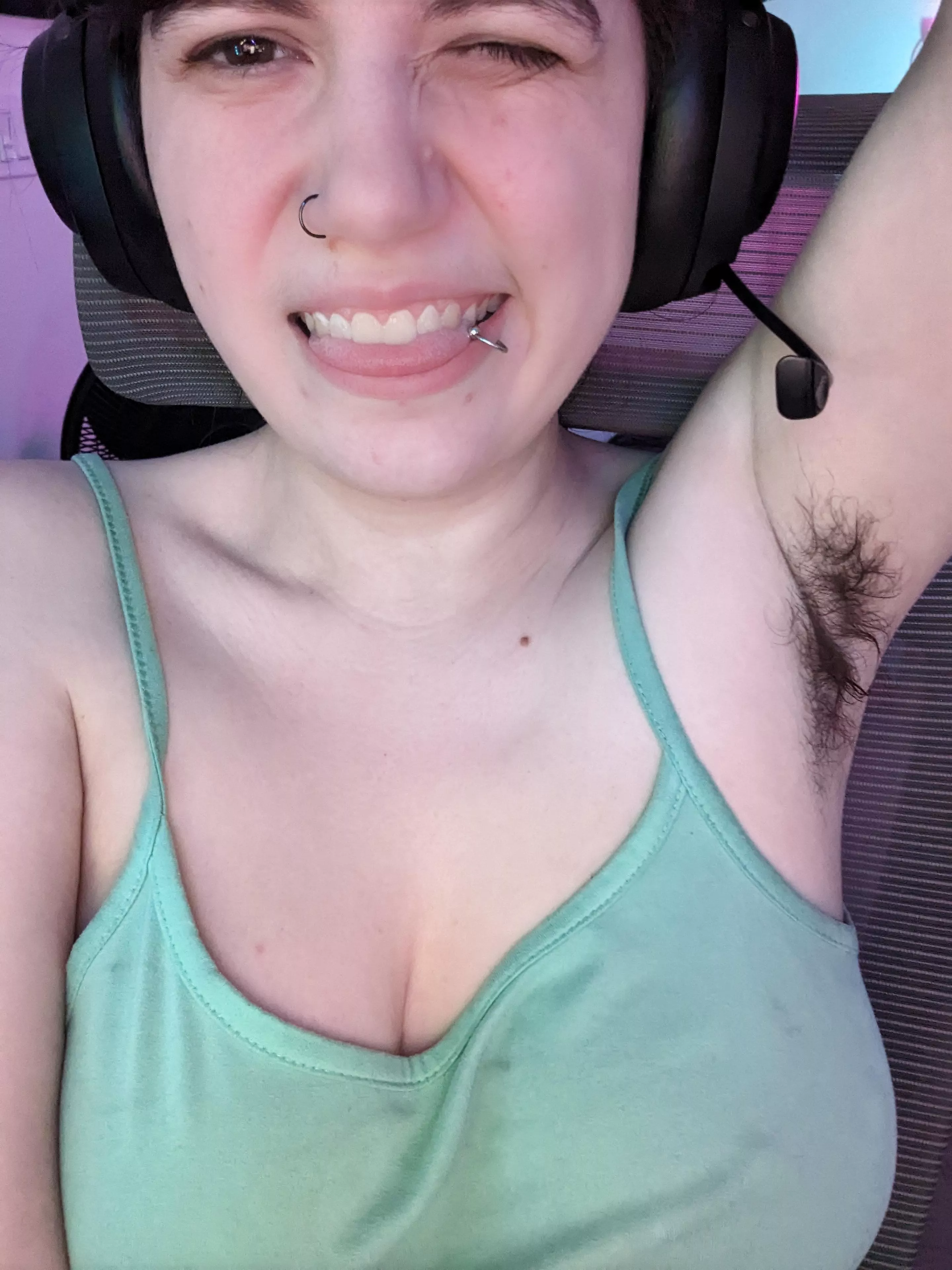 Sweaty game time 🥵 posted by Hanna420xxx