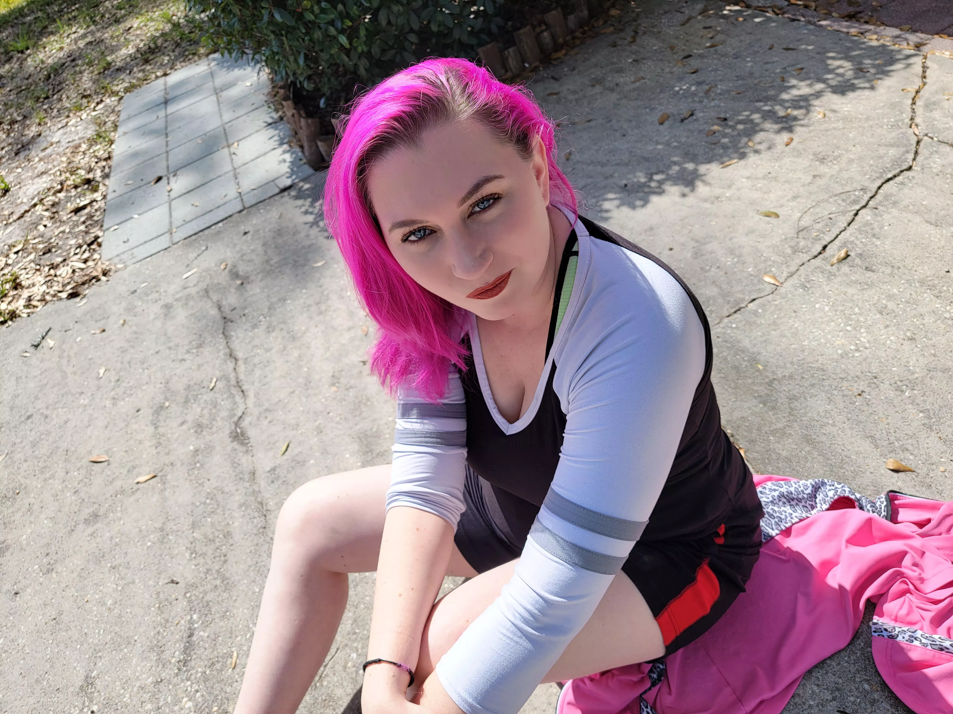 The weather's so nice, perfect for taking a walk and getting some fresh air 😊 posted by PiddyKat