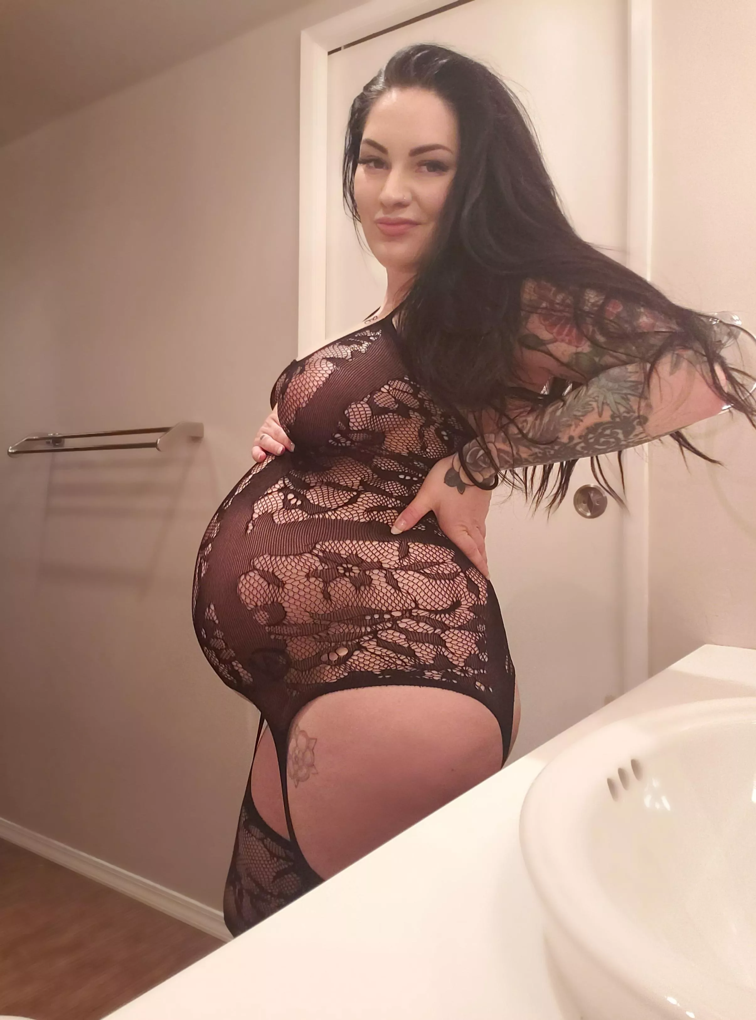 Trying to decide what my favourite pregnant outfit is... posted by crucifix_candy