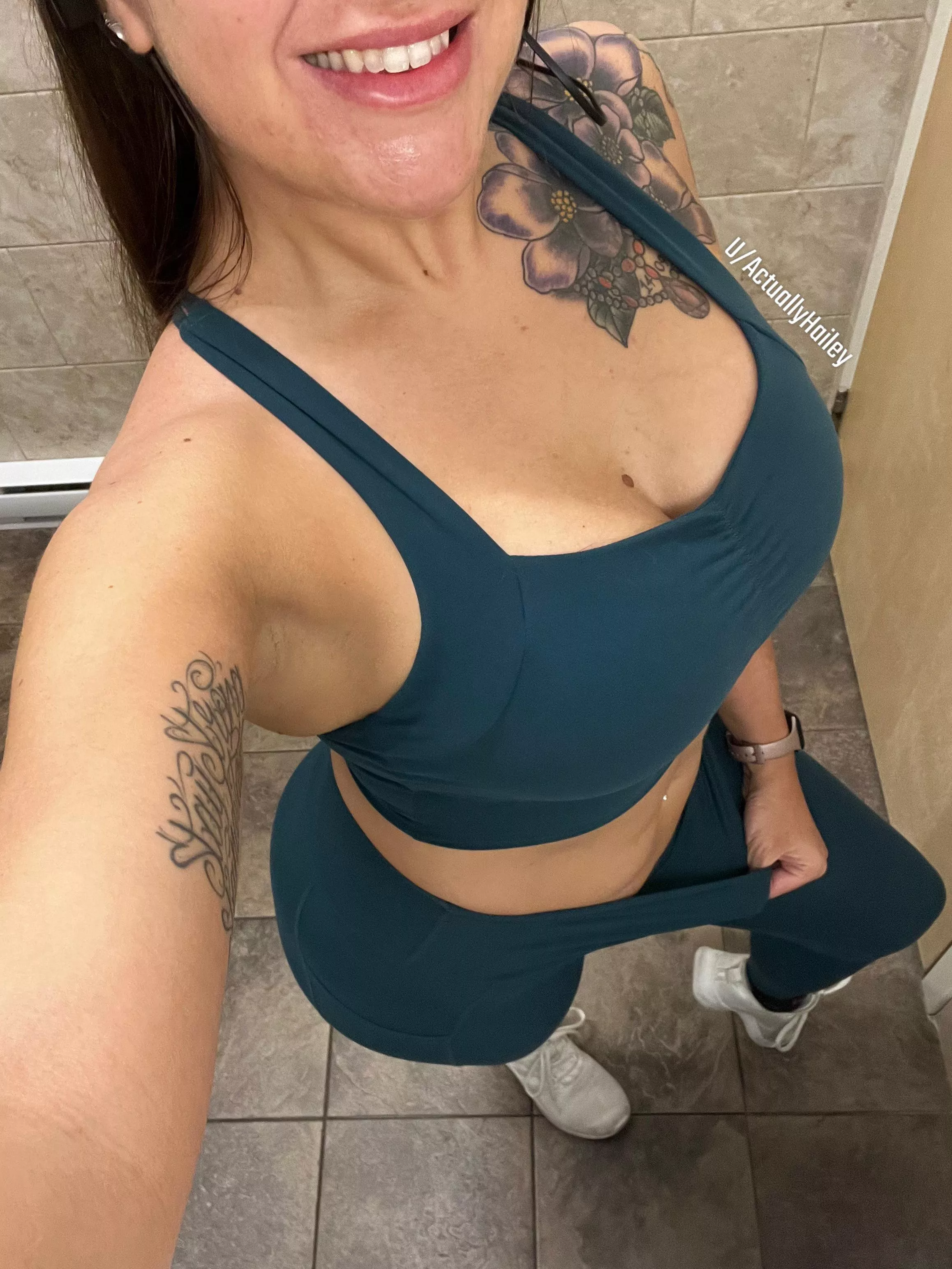 Who doesn’t love a matching set posted by ActuallyHailey