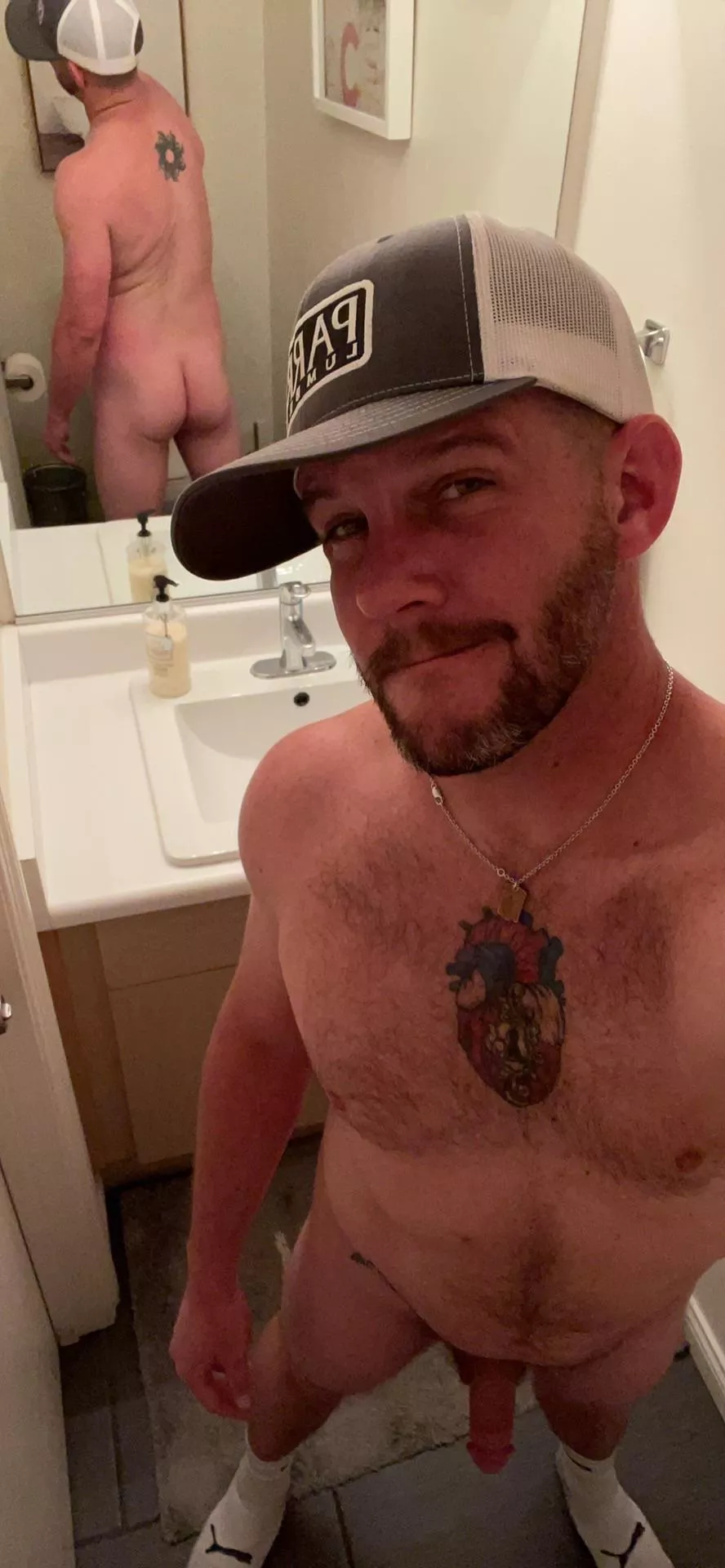 [41] Who’s hanging out Naked? 😜 posted by SDCowboy81