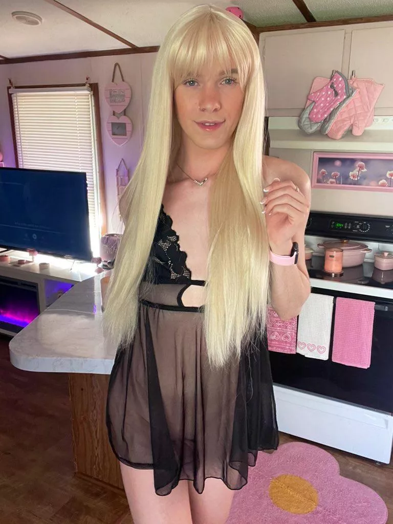 can you see my dick? 🙈 posted by gayprettyboi