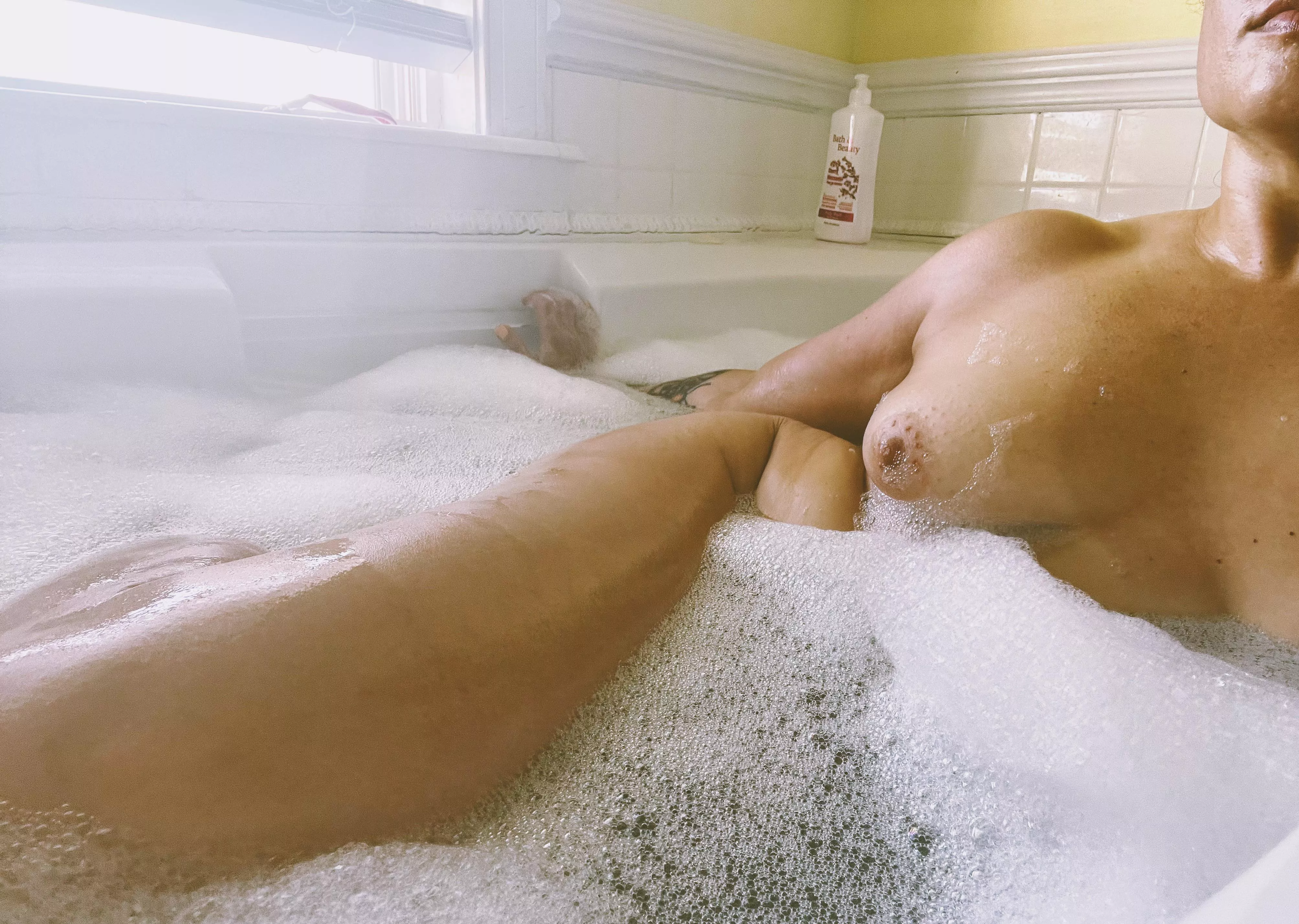 Do you like my hip cleavage? posted by SophieDripp