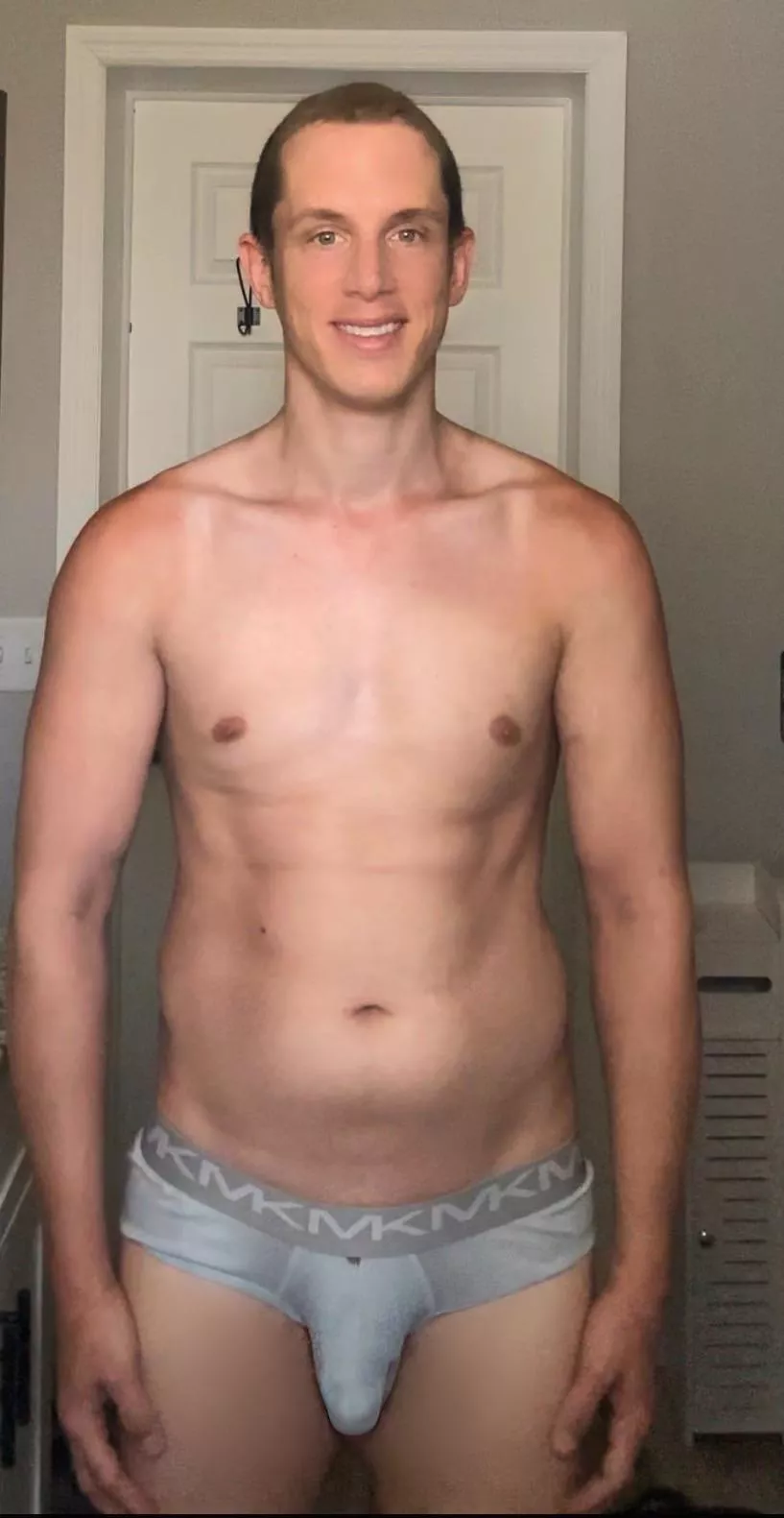 Flaunting it for the boys 💅 posted by HarshExplosion