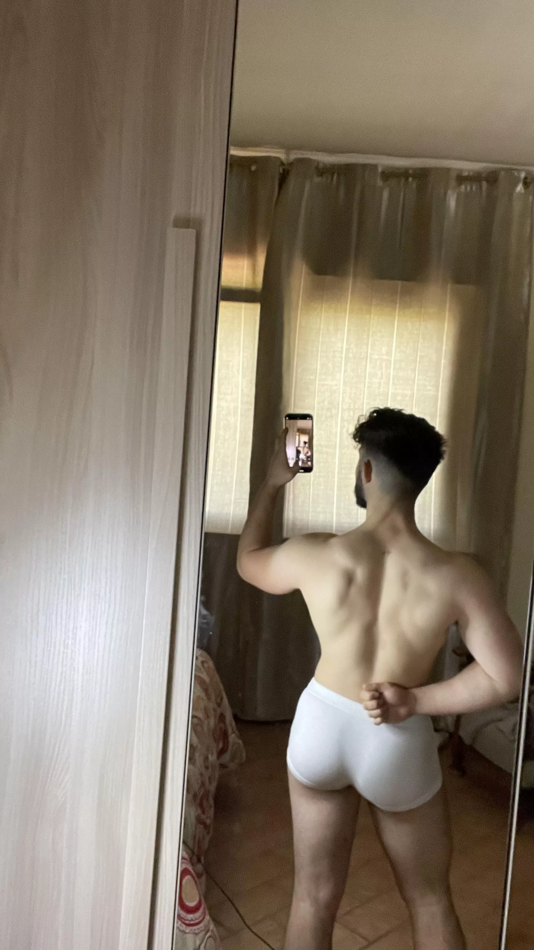 Good morning🍑 posted by Lorenzoclaud_ia