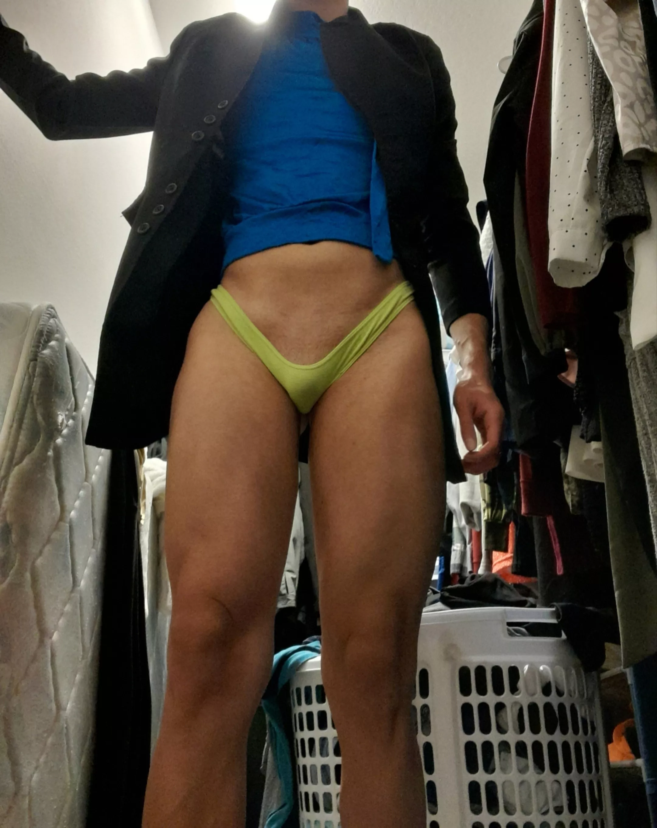 Guess my penis size based on my bulge? 😅 posted by Vell-D