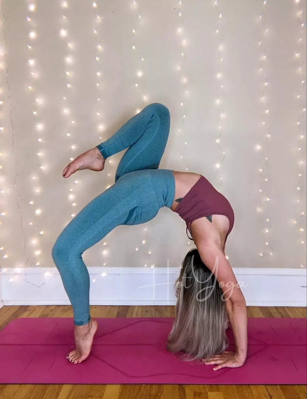 I love stretching like this posted by hot_yoga