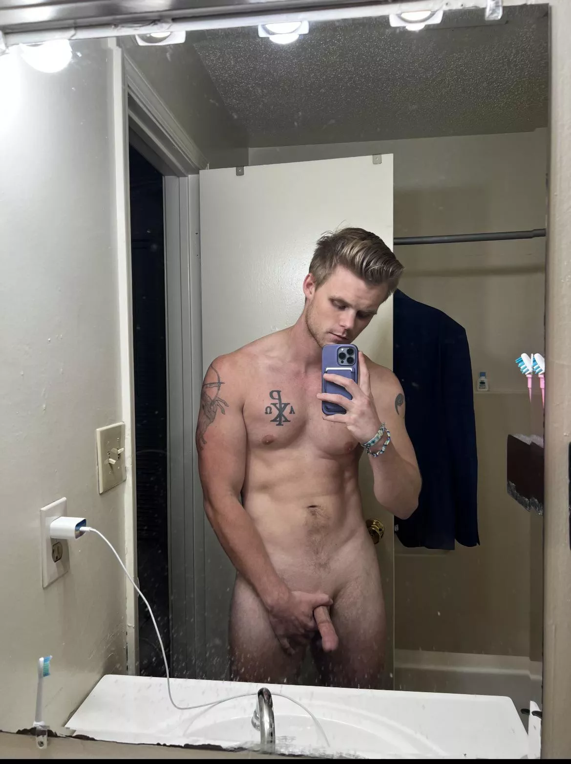 It’s my birthday 😈 posted by tyty1612