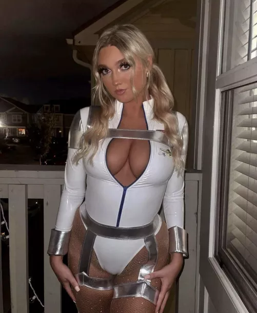 IUTR space girl by Comprehensive_Fix472