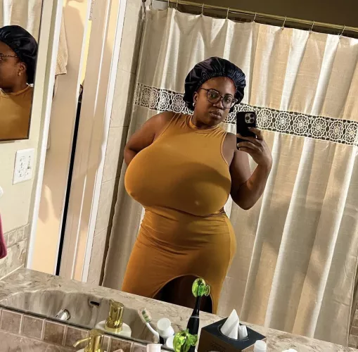 Mirror selfie!! by tittymonster88