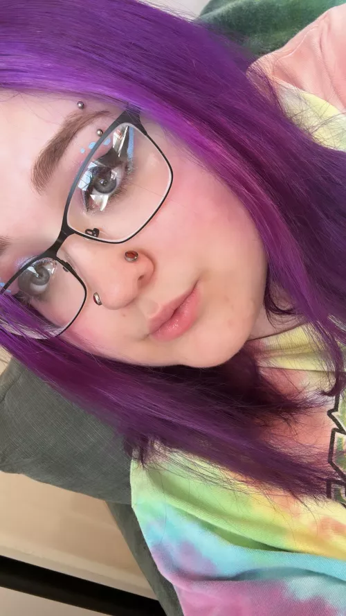 New glasses, do I look cute? by goddesskarma3
