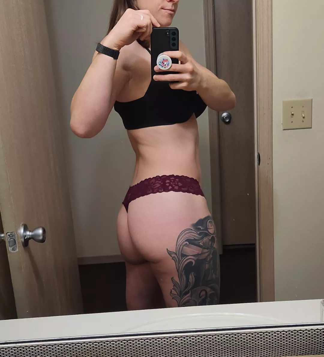 Peaches posted by chokeswithchels