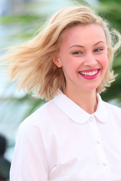 Sarah Gadon by lickmyspaghetti