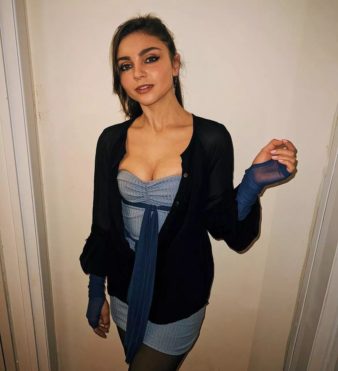 Sexy and petite posted by DryChef2307