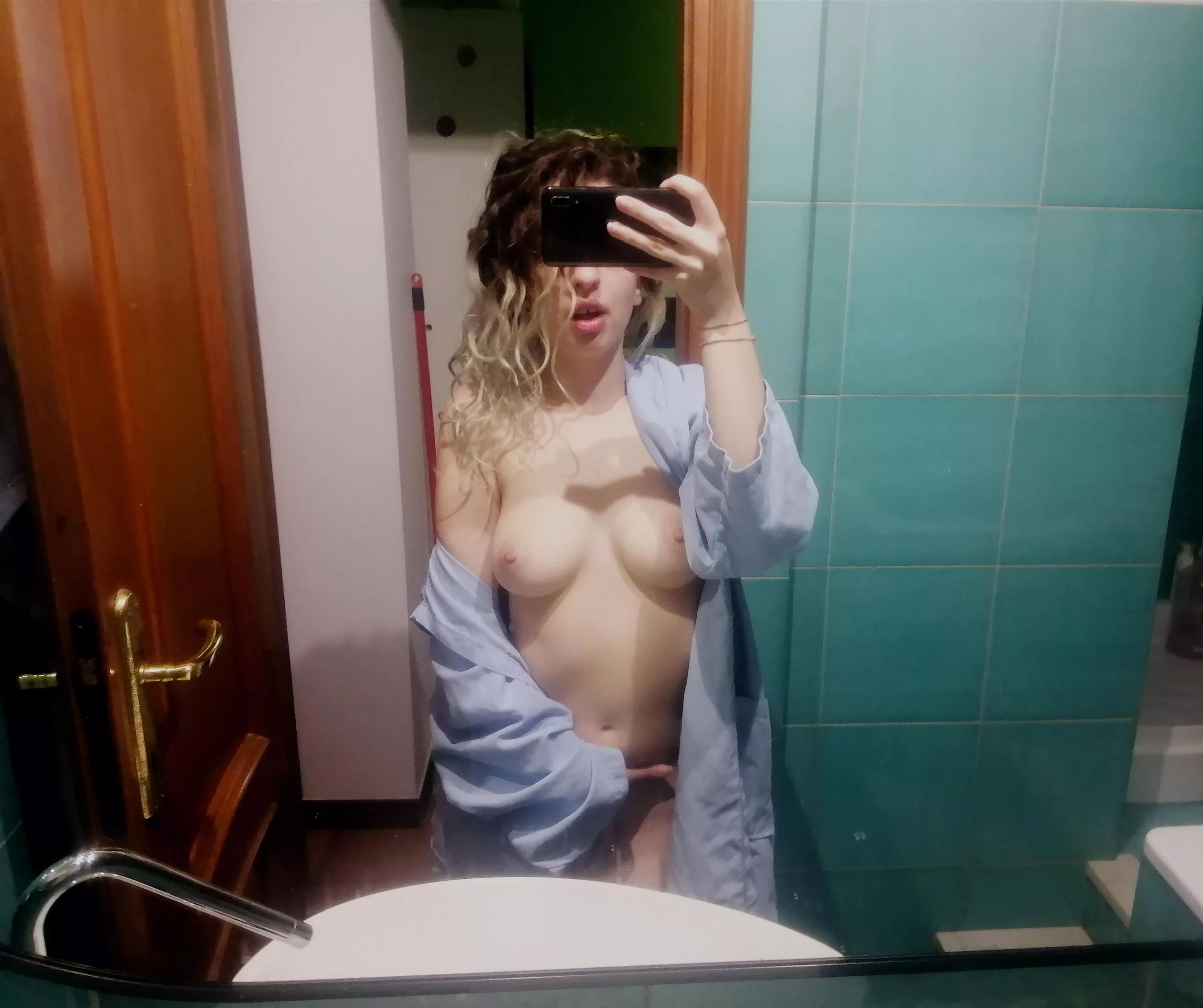 Shower alone is not interesting 🙄🖤 posted by -zena-