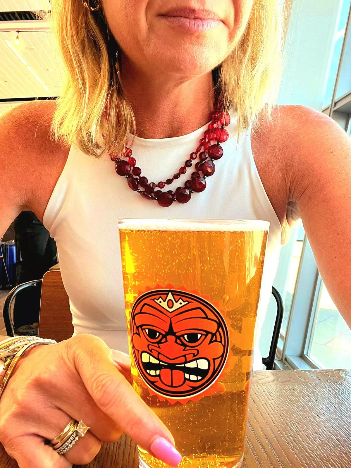 Sitting at airport bar flirting with married guy going to same city as I am... think I'm going to see him at the hotel posted by bourbon_bitchxx