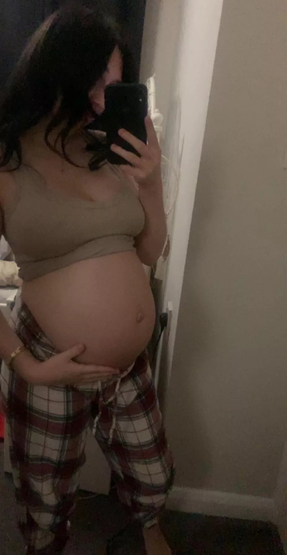 So horny 8 months pregnant 😈 posted by Vienna-cumslut