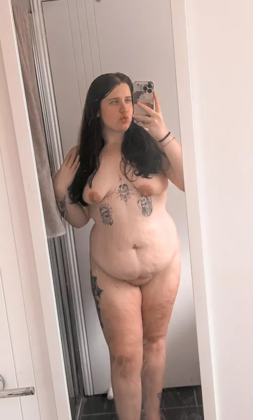 Still my sexiest mirror selfie to exist 😈 by xblissfulparanoiaxx