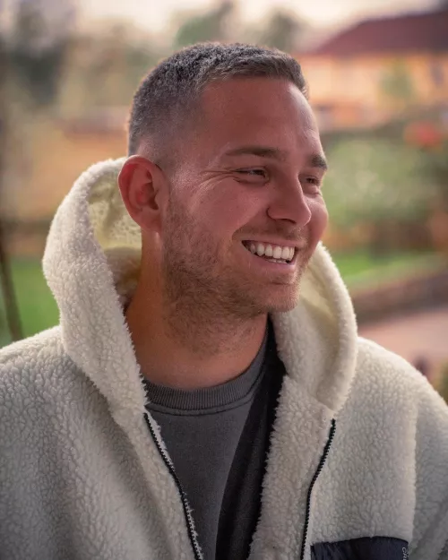 Was always self conscious of my smile, but i think i should embrace it more 🤗 by supvicko