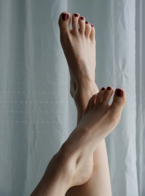 What's your favorite pose for feet pics? by SylvieSunflower