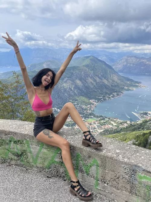 would like to spend an unforgettable holiday with me by frugallyset