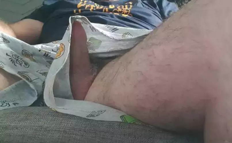 You turn around from the TV and see this. What do you do? by flimsymask