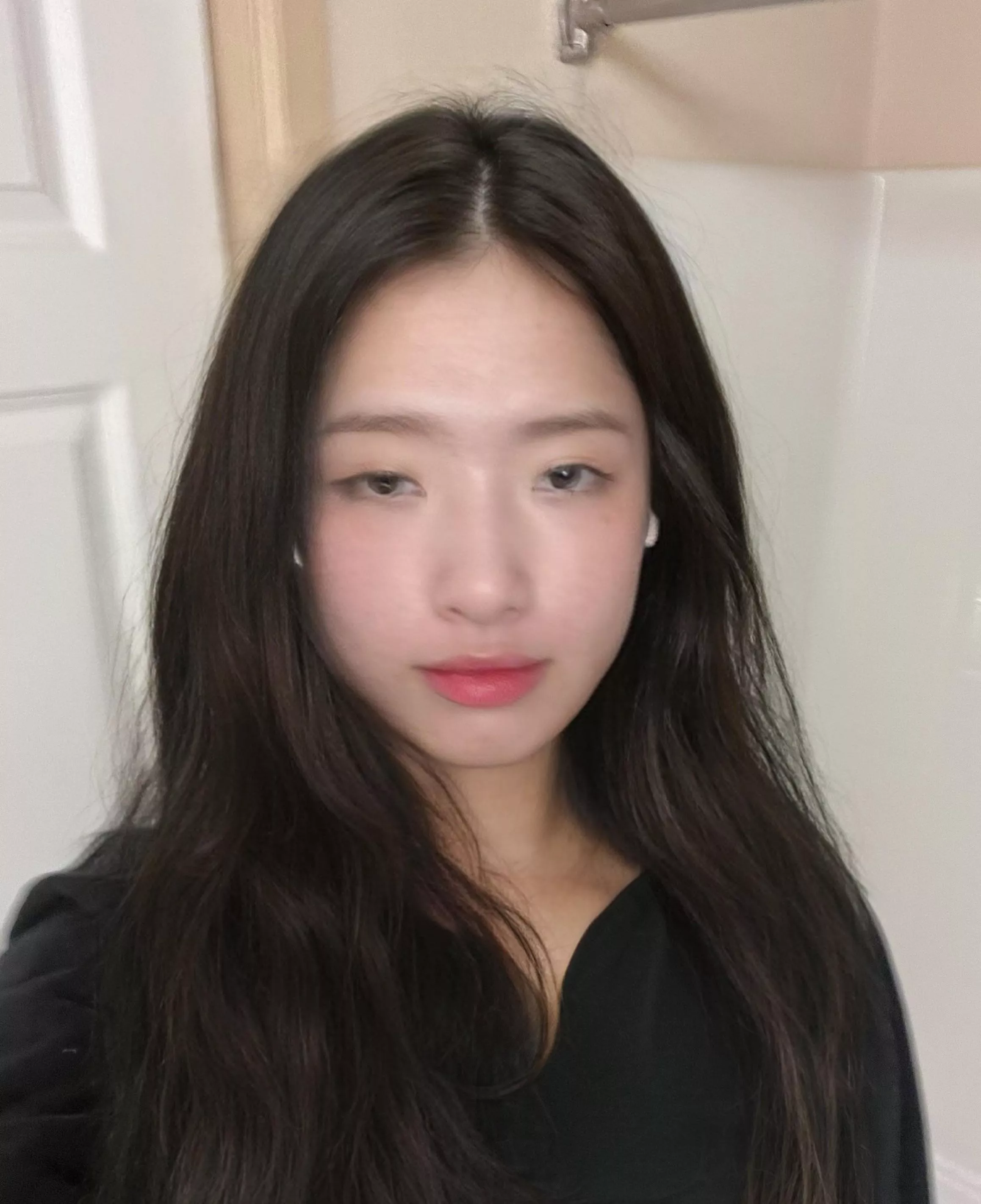 Am I pretty enough to be here 🥺 posted by TaskNo531