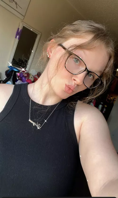 Anyone wanna see my 19 yo wife naked?😏😏 by huntleyyas