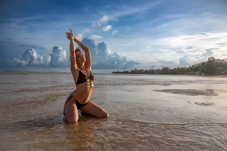 Beachgirls just wanna have fun by JulesBlondy
