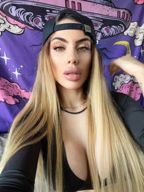 Bimbo no make up by leahxtravis