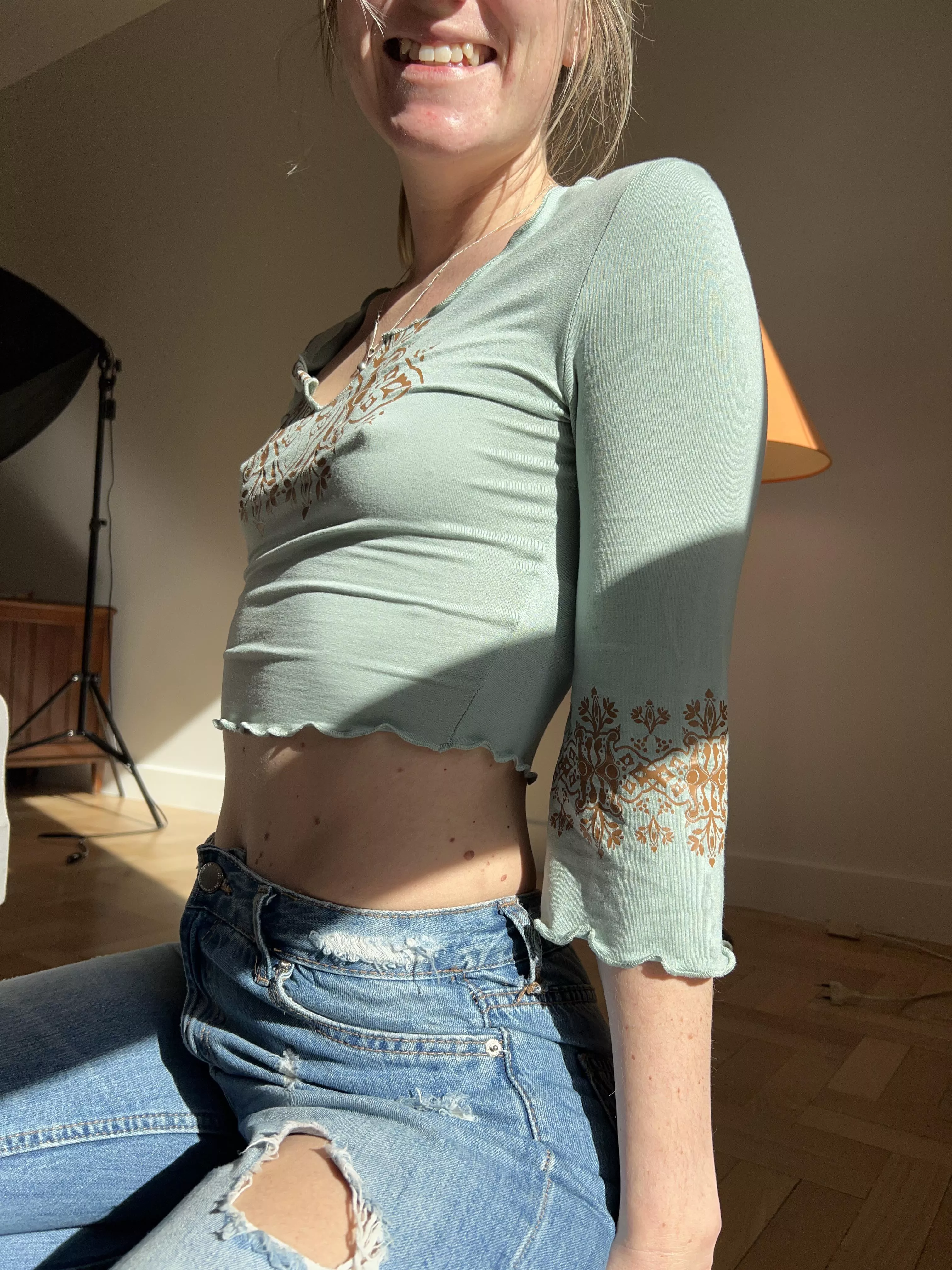 Braless and smiling posted by kallme_sophia