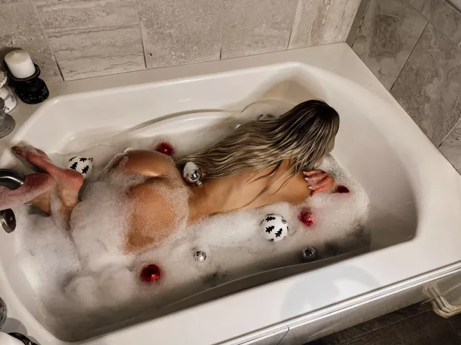 Daydreaming about being called baby girl by loryssavenus