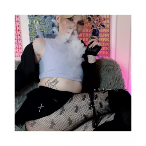 do you like fingerless gloves? by cybyfemboy