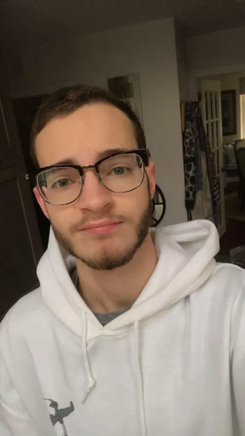 Every day is oversized hoodie day when you WFH by Senikus