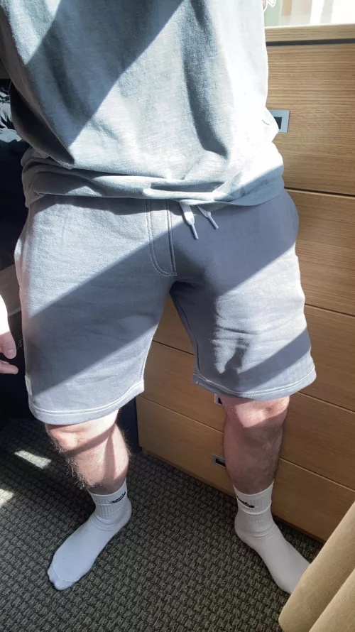 Going commando to the gym 😏 by Xxenomorphin