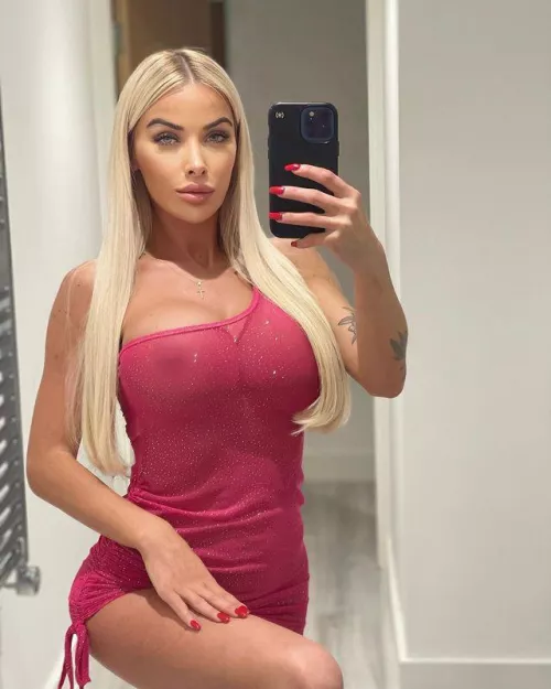 her eyes are up there by jox24x1