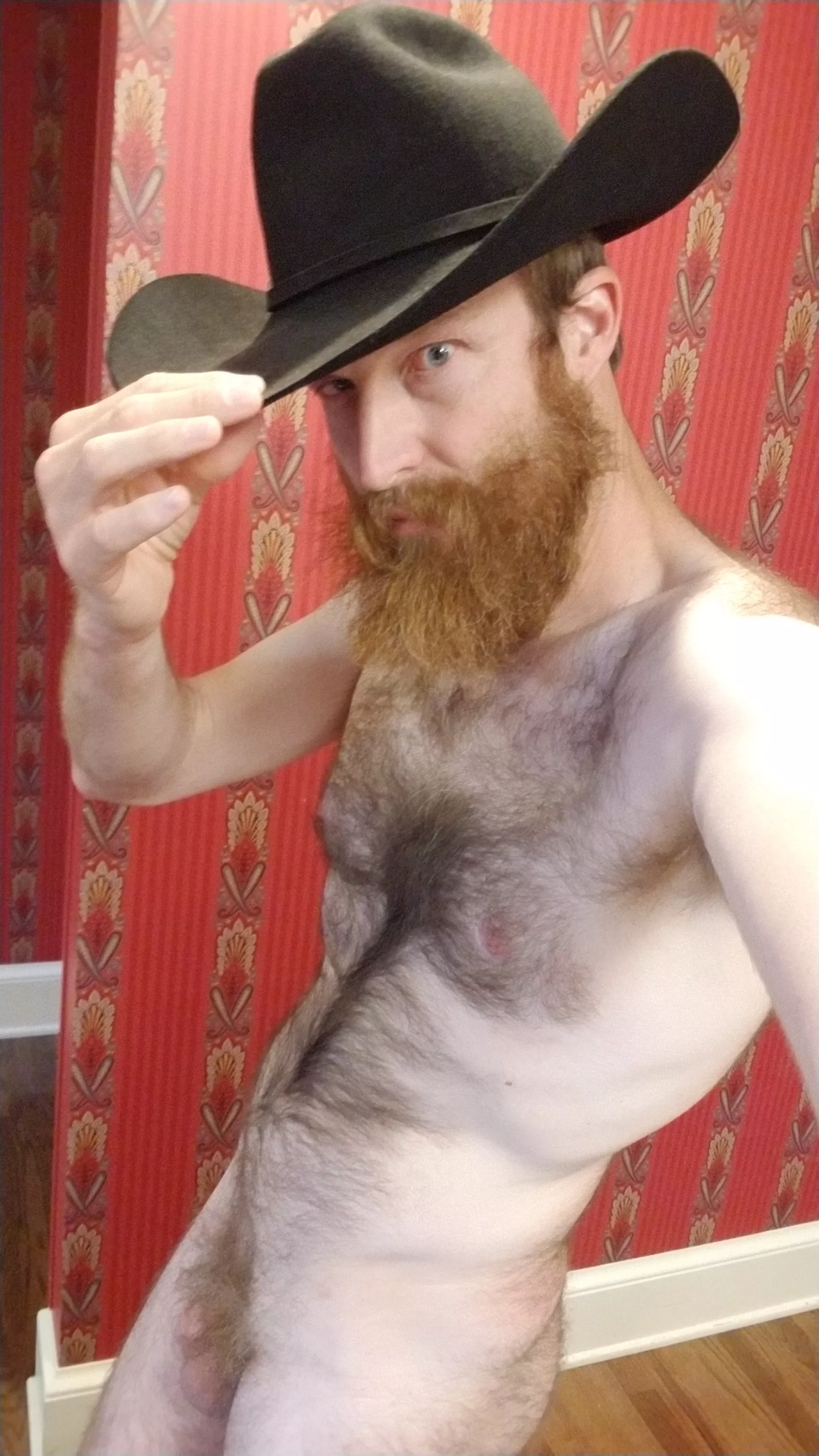 Howdy yall! Mid morning pose! posted by ShirtlessGinger