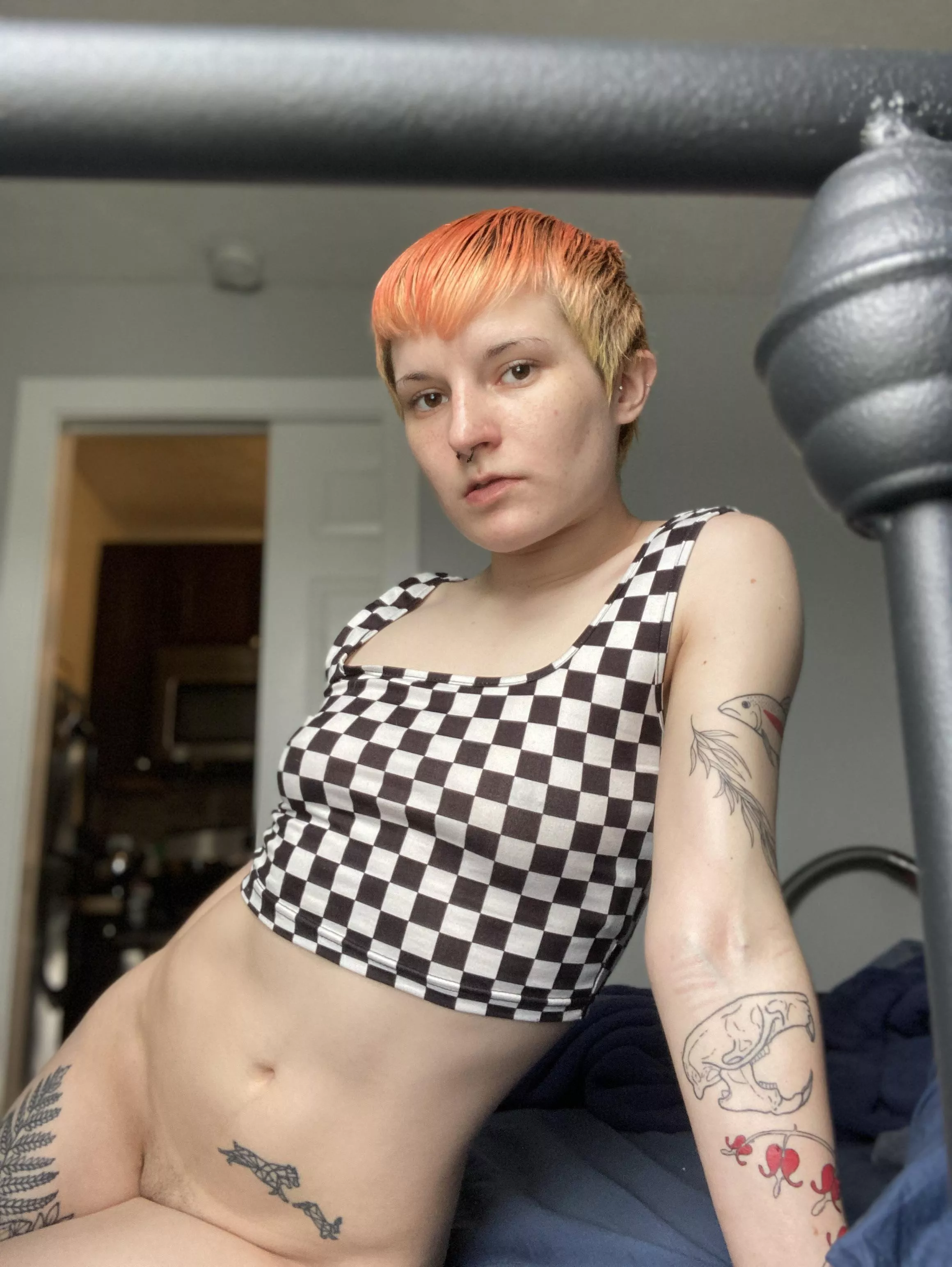 I’m digging the orange on me posted by desirebeedesirego