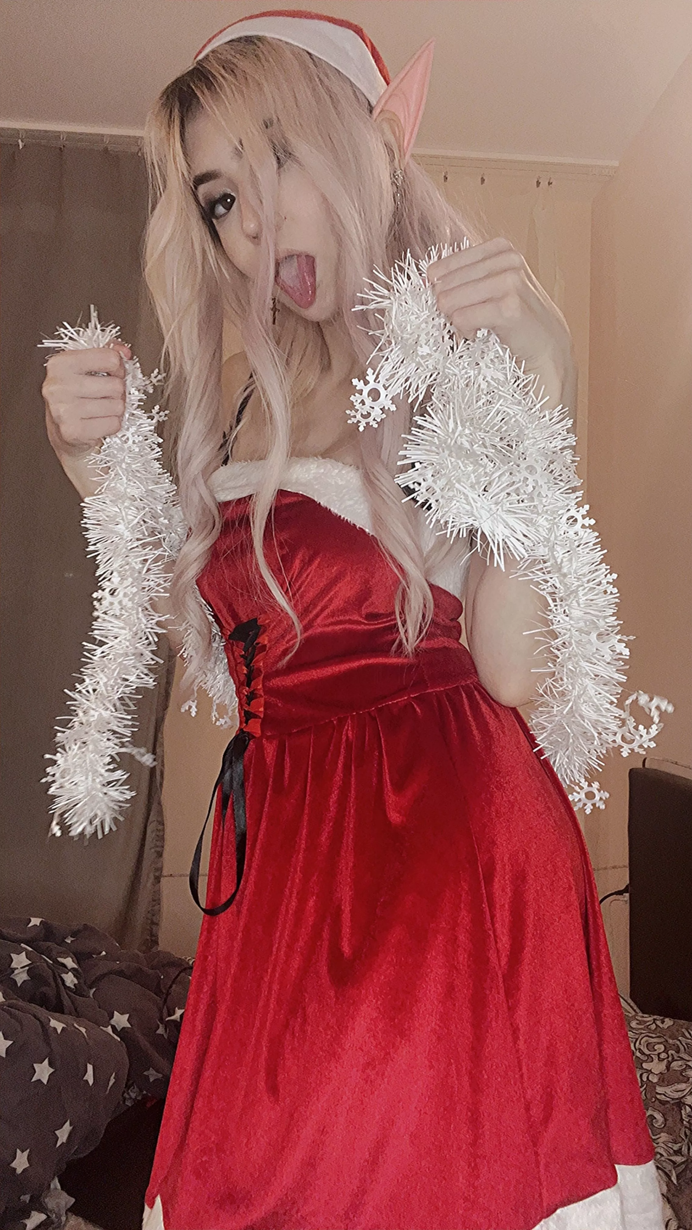 I’m feeling kind of naughty today I have a present for you posted by weezersdorknv