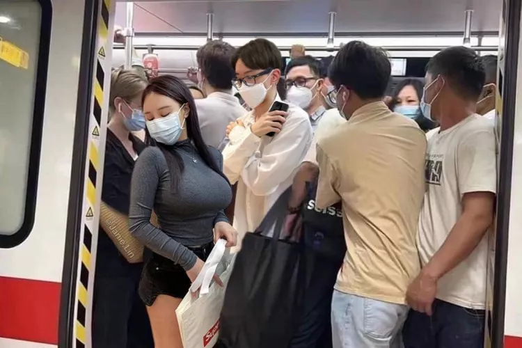 Intimidating chest on train by ScuffedA7IVphotog